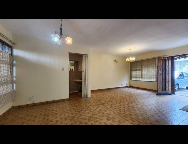 6 BEDROOM TOWNHOUSE FOR SALE IN RESERVOIR HILLS